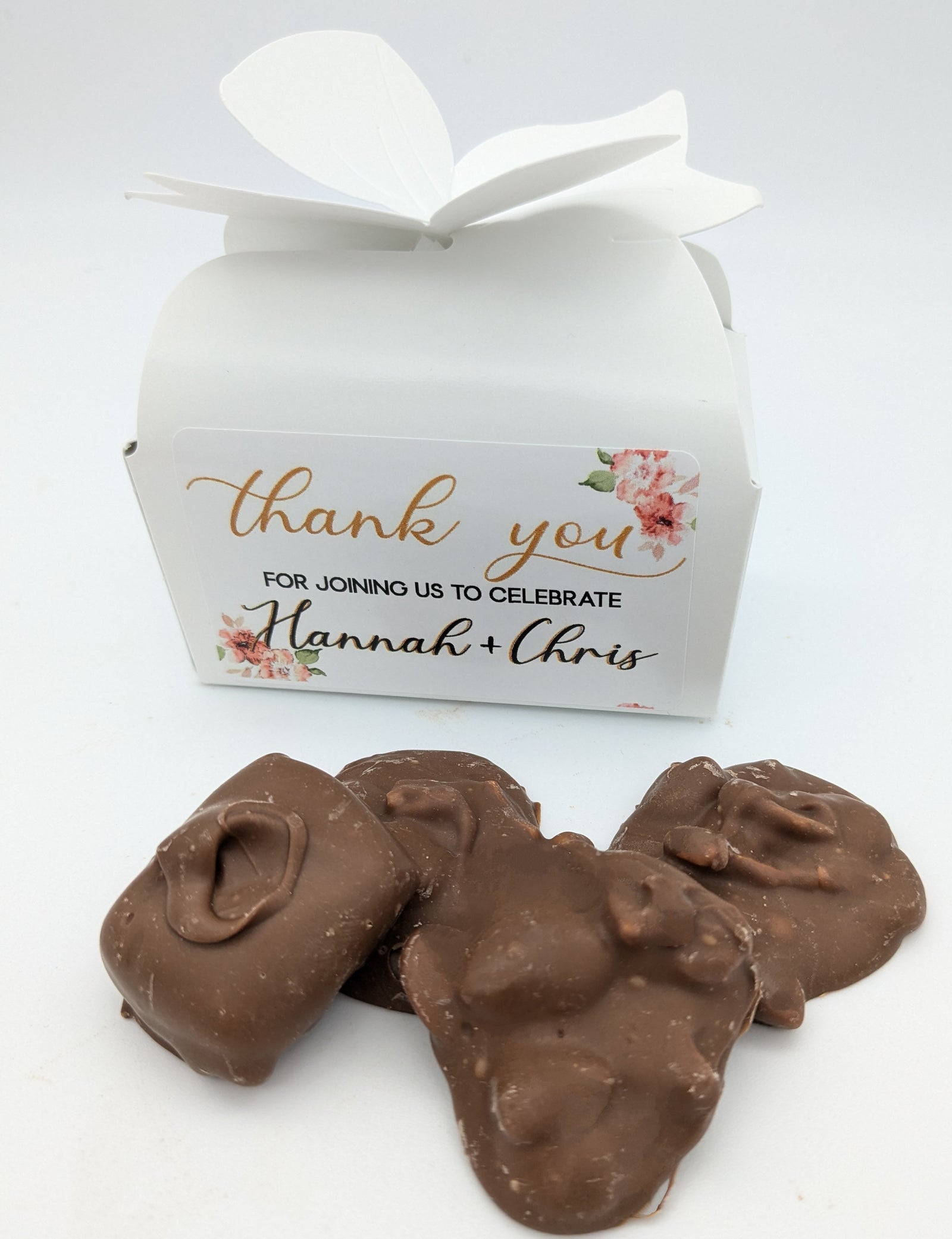 FAVOURS: Large Bow Box $5.99